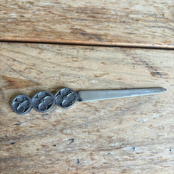 Metzke Pewter Vintage 1985 Letter Opener Floral Dogwood Flower - Picture 1 of 4